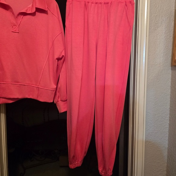 Umgee Vibrant Pink Sweatshirt and pant set - Picture 2 of 3